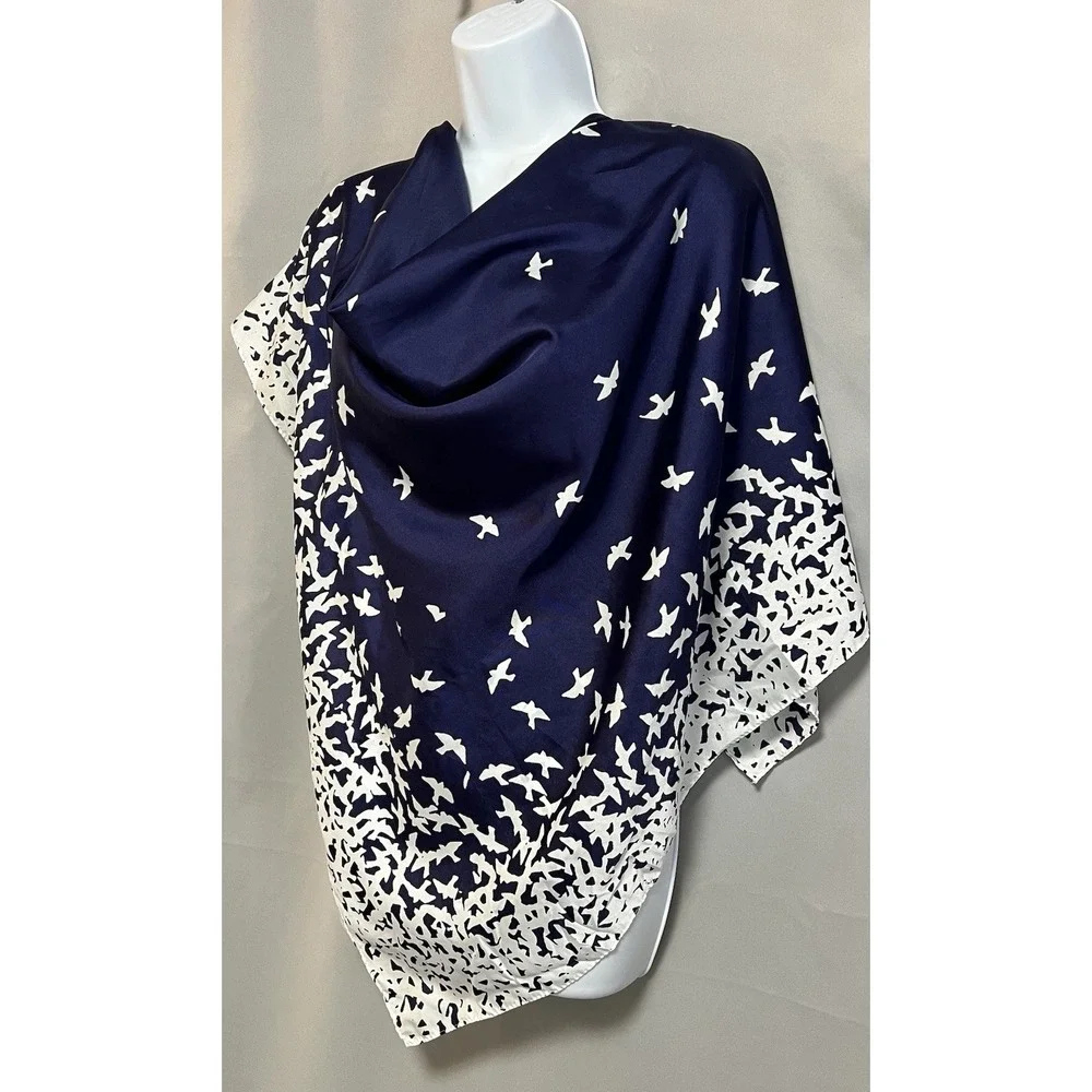 The Limited Scarf Polyester many pigeons flying Blue‎ White 40